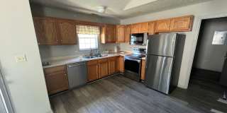 3 bed 1 bath with huge backyard Gallery 6