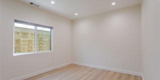 11120 Emelita Street Gallery 9