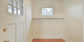 Central Campus - Newly renovated 4 Bedroom 2 Bathroom House Gallery 6