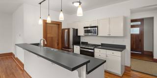 Charming Two-Bedroom Apartment in Downtown Asheville Gallery 10