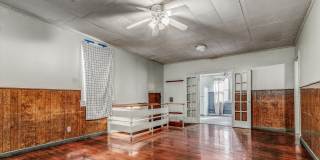 **For Lease: 912 E 31st St – Spacious 5‑Bedroom Historic Home in Central Kansas City** Gallery 9