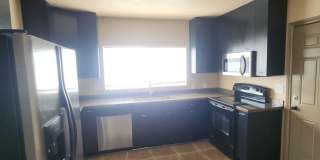 Large 1 bed, 1 bath with private backyard for rent! Gallery 1