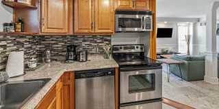 Monthly Rental — Stylish First-Floor Condo by Daffin Park with All-Inclusive Utilities Gallery 11