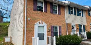 2 Bedroom, 1.5 Bath Townhouse Gallery 1