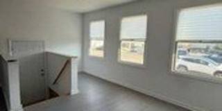 733 E Walnut Street Gallery 24
