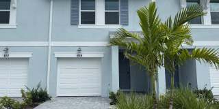 655 Salisbury Circle Gallery 1