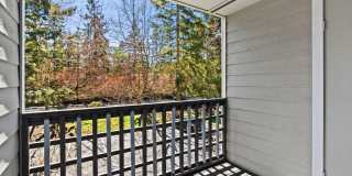 Modern 2-Bedroom Condo in Shoreline with Stylish Finishes Gallery 23