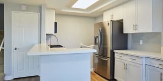 Summit At Warner Center Gallery 136