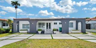 301 SW 30th Ct Gallery 1
