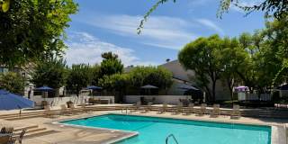 2 Bedroom/2.5 Bathroom Townhouse Fashion Park Villas Across Shops at Santa Anita Gallery 22