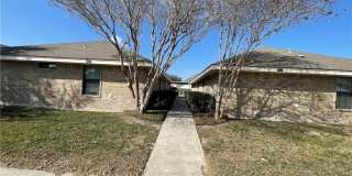 2313 Dora Jeanne Drive unit: B Gallery 1