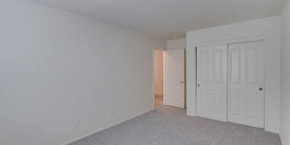 Charming 3-Bedroom Townhome in 89044 with Gated Porch, Walk-In Pantry & Spacious Primary Suite Gallery 20
