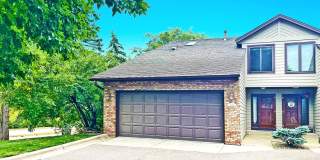 Big Beautiful End Unit Townhome, Fireplace, Vaulted Primary Suite, 2nd Primary Suite Lower Level, Deck,2-Car Garage Gallery 1