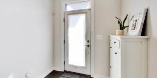 Fresh and Ready 4Bed/4.5Bath Beautiful 4 level TH + 2 Car Garage Gallery 5