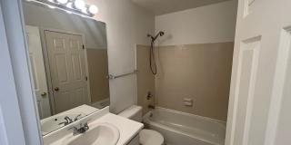 $500 OFF MOVE IN SPECIAL-  2BD/2BA with in unit washer/dryer Gallery 9
