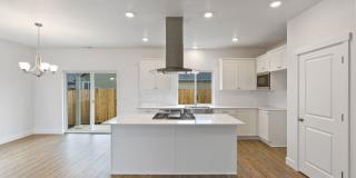 4 bedroom home in desirable neighborhood Gallery 10