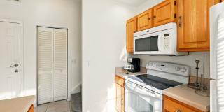 Charming and Spacious 4-Bedroom, 3-Bathroom Fully Furnished Townhome  in the Sought-After Venetian Bay Villages Community Gallery 20