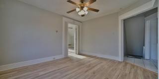 2211 Brown Avenue Gallery 28