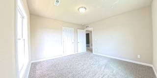 Updated 5 bedroom 2 bathroom home Gallery 13