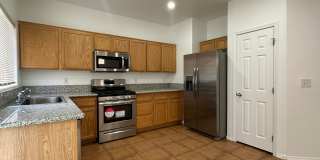 Single Family Home 3 Beds, 2.5 bath, 1 car garage Gallery 7