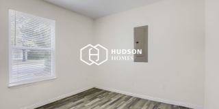 1215 South Lenox Street Gallery 9
