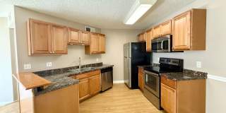 Belleair Village Condo 1/1 Open floor plan Gallery 3