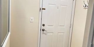 Beautiful 2 bed/2 bath condo in Reston...walk to RESTON TOWN CENTER!! Gallery 6