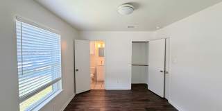 Just updated 3/2 home on a quiet street in desirable north Austin! Gallery 17