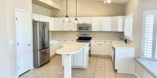 3-6 Month Rental, Amazing Water Front Property With Private Pool! Gallery 10