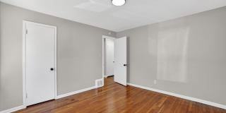 13776 SHADY OAK BLVD Gallery 14