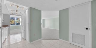 660 ISLAND Way Gallery 32