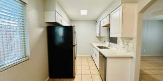 3130 E 4th Street Gallery 17