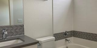 Modern 3br, 3.5ba, Finished Basement, 2 Suites! Gallery 10