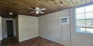 ADORABLE 3 Bedroom, 1 Bath  Block House with a fenced yard in Lakeland *Available Now* Gallery 16