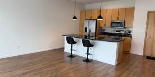 Luxury Condo Living in the Heart of Excelsior & Grand - Underground parking -Available NOW! Gallery 18