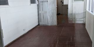 Country living in the City - Huge bonus room, entertainment deck, covered lanai and lots of storage. Gallery 22