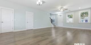 Oversized Kitchen + Prime Park Circle Location | 2BR Townhome Gallery 5