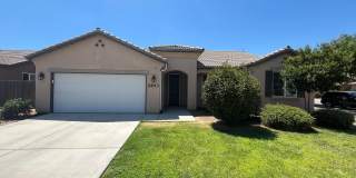 beautiful three bedroom home with sparkling pool in Visalia Gallery 1