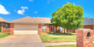 Spacious 3BD/2BTH In Yukon Gallery 1