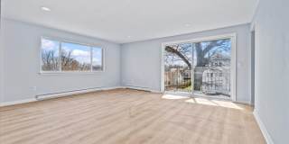 98 Carlton Street unit: 101 Gallery 1