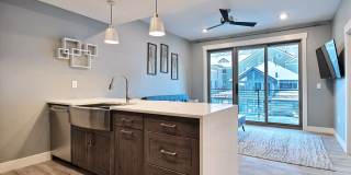 TOP FLOOR, ONE BEDROOM CONDO IN PROSPECTOR! Gallery 6