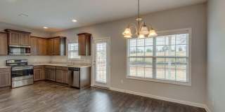 Fairview Station - Beautiful 4 / 2.5 - FENCED! Gallery 5