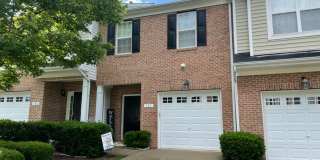 Beautiful 2 bed 2.5 bath brick townhome in Apex Gallery 3