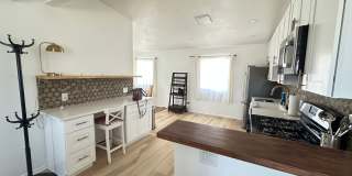 2 Bedroom, 1 Bath fully furnished ready for move in! Gallery 6