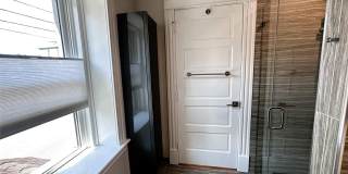 132A Biltmore Avenue Gallery 18