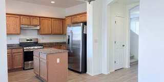 4 bed/3bath in desirable Paseo Del Rio Community Gallery 8
