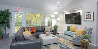 733 West Gallery 4