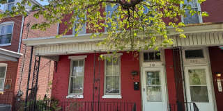Beautiful Victorian Rowhome with Modern Updates – Available Now! Gallery 36