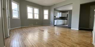 Beautiful 4 Bedroom 1.5 Bathroom Townhome in Minneapolis! Gallery 3