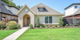 Luxurious 4 Bedroom, 3.5 Bathroom Home In Fayetteville, AR Gallery 1